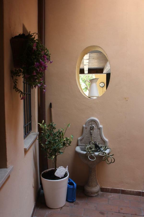 La Casetta Del Porto Sulzano Exterior photo